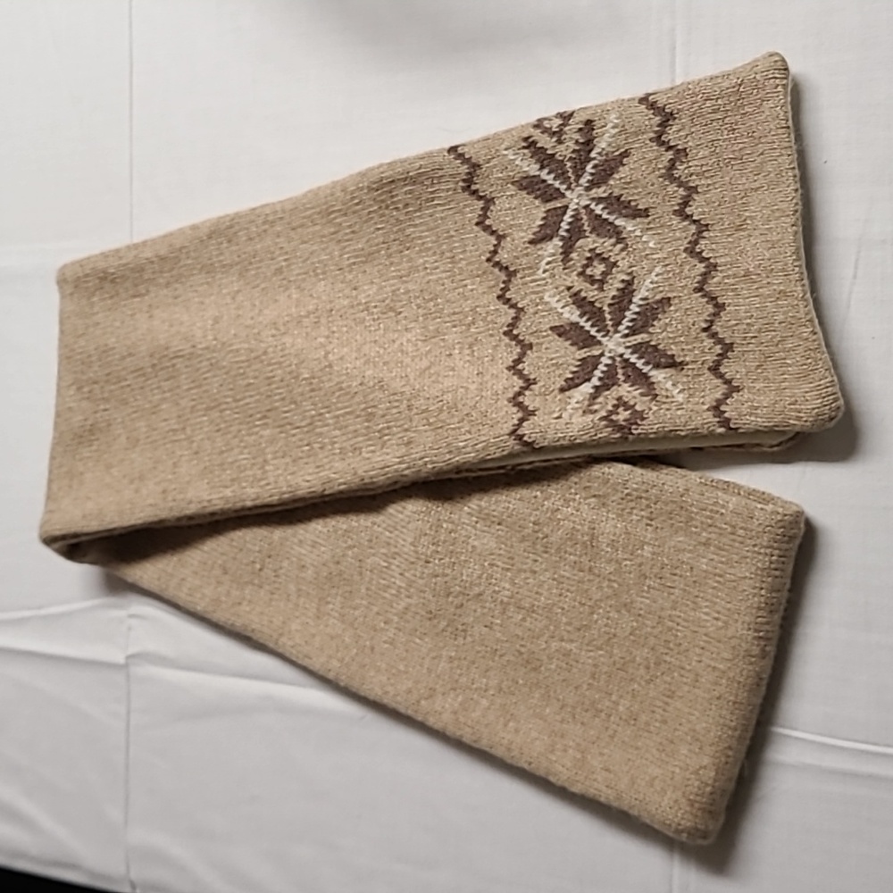 North Crest Wool Blend Nordic Icelandic Ecru Beige Neutral Knit Scarf
